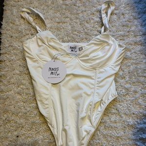 White body suit from Princess Polly. NEVER WORN!😀